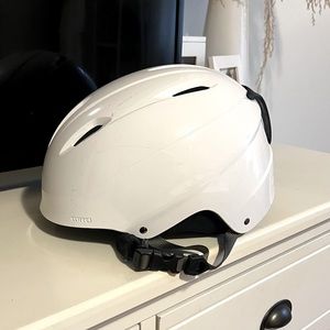 Giro Ski & Snowboard Helmet Womens